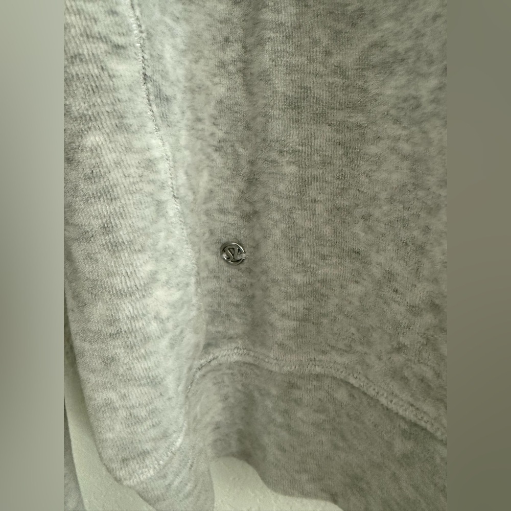 Lululemon // EUC Every Moment Crew in Heathered Core Ultra Light Grey - Picture 11 of 11